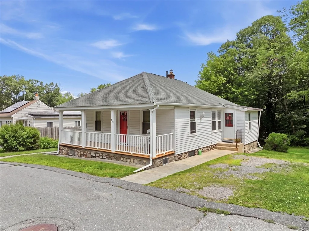 Photo of 161 Boyd St