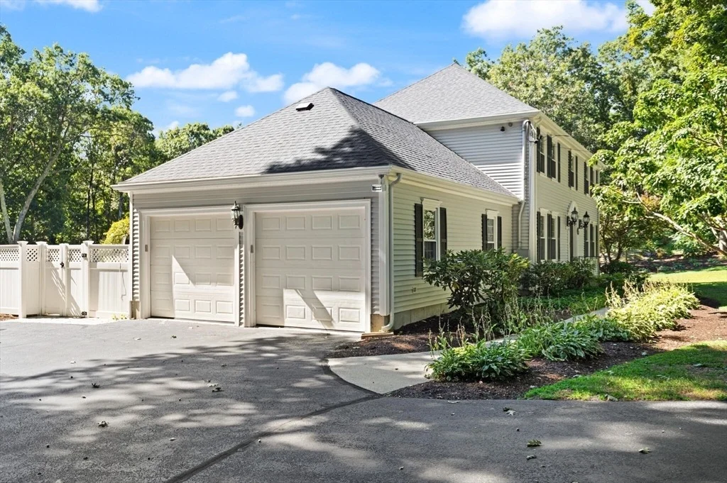 Photo of 9 Bogastow Circle
