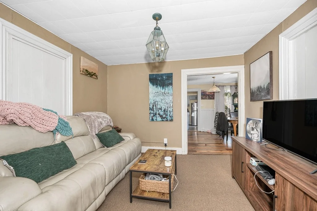 Photo of 2 Lakeview Ave