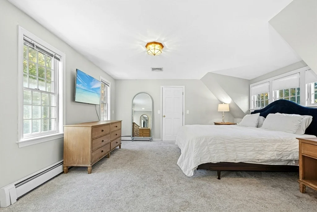 Photo of 266 Willowgate Rise