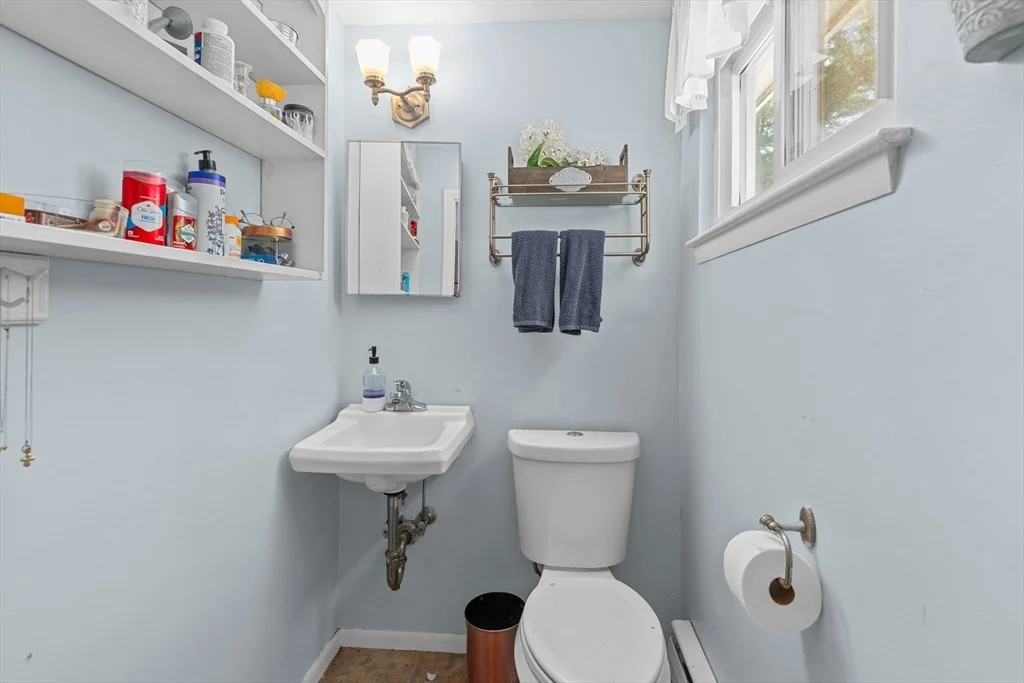 Photo of 19 Brewster Ln