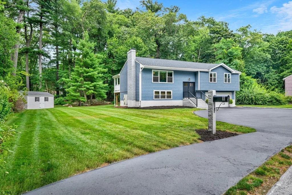 Photo of 8 Willowdale Dr