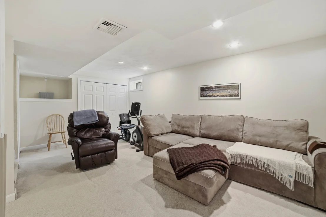 Photo of 72 Palomino Dr
