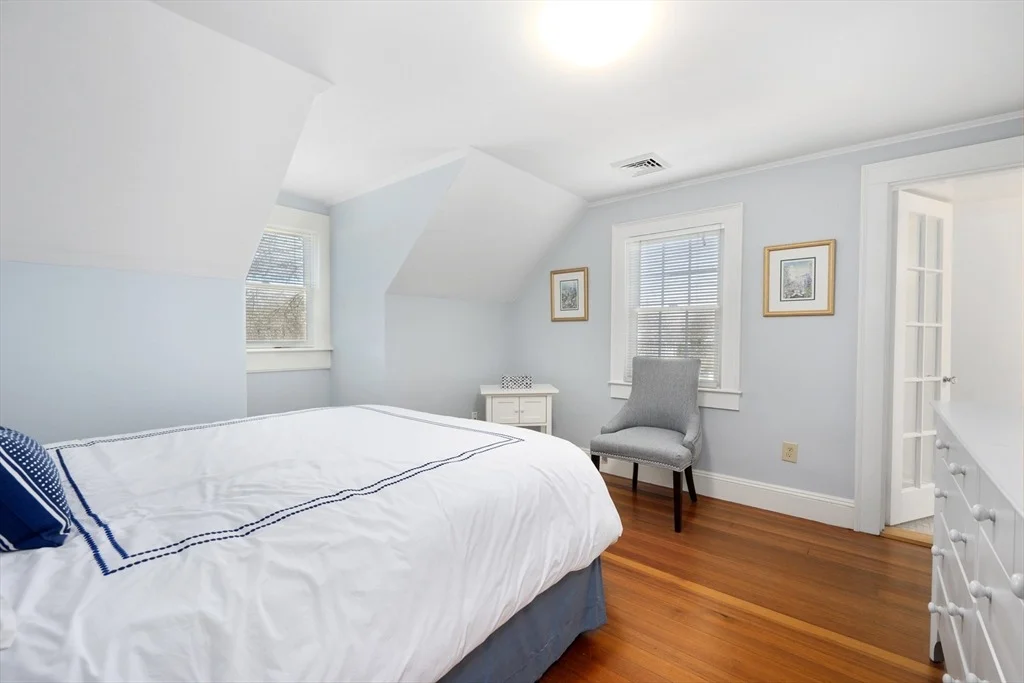 Photo of 122 Park Ave