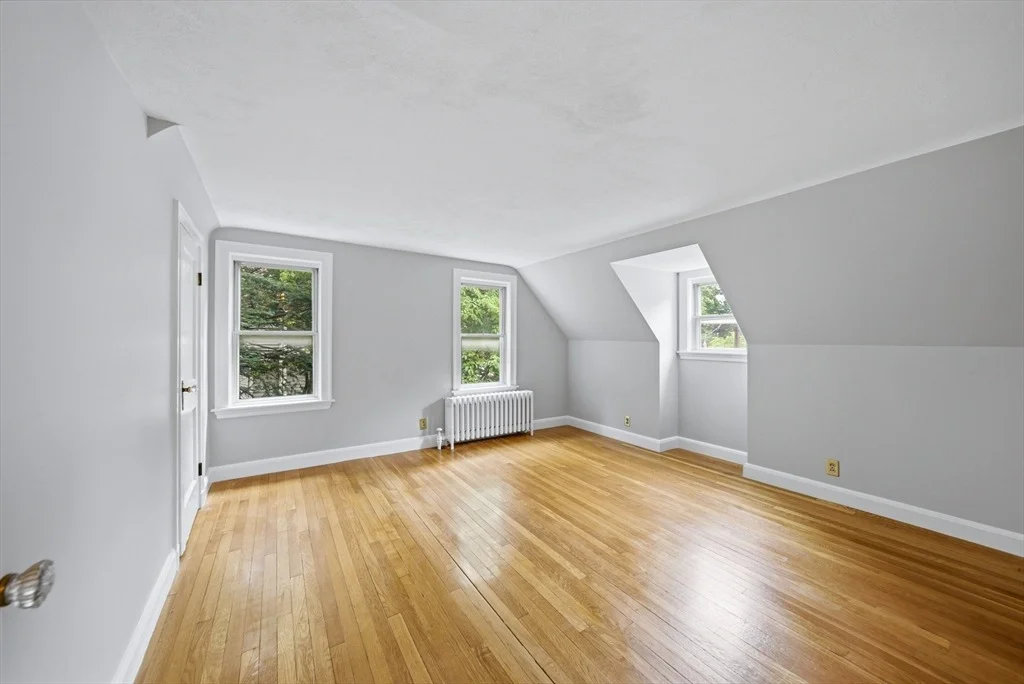 Photo of 8 Brackett Ave