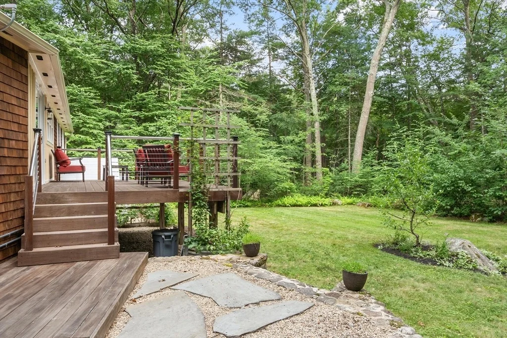 Photo of 67 Quaker Ln