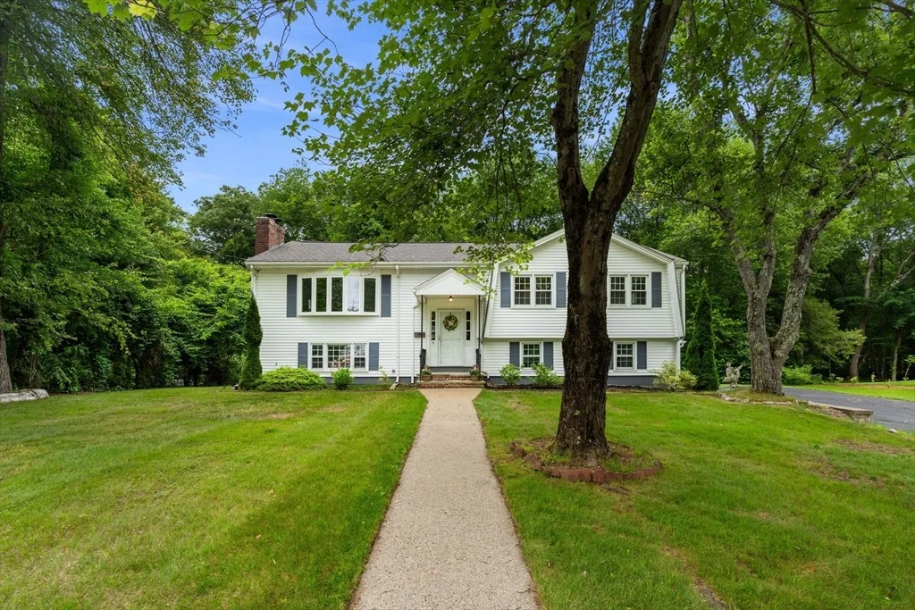 Photo of 15 Stanford Dr