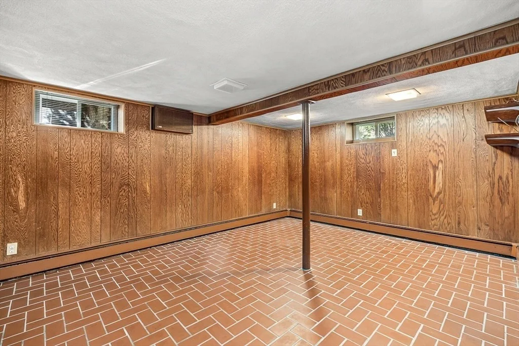 Photo of 331 Lawrence Road