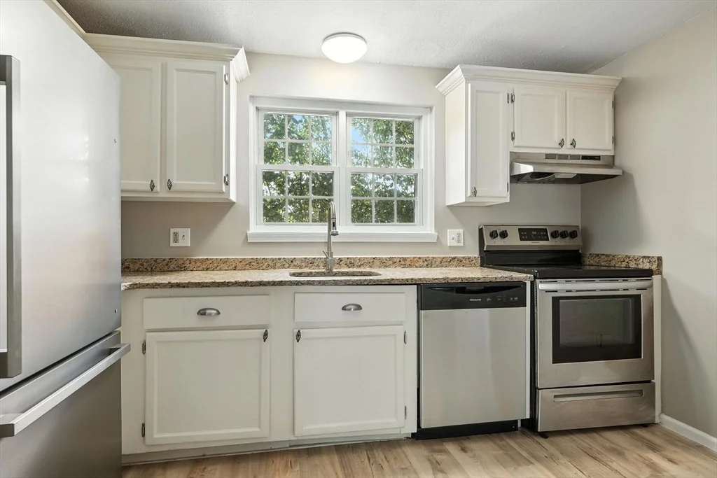Photo of Unit E at 7 Maple Crest Cir