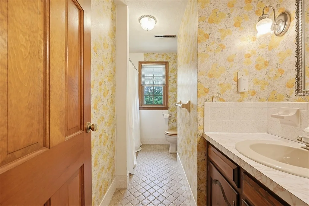 Photo of 5 Montgomery Dr