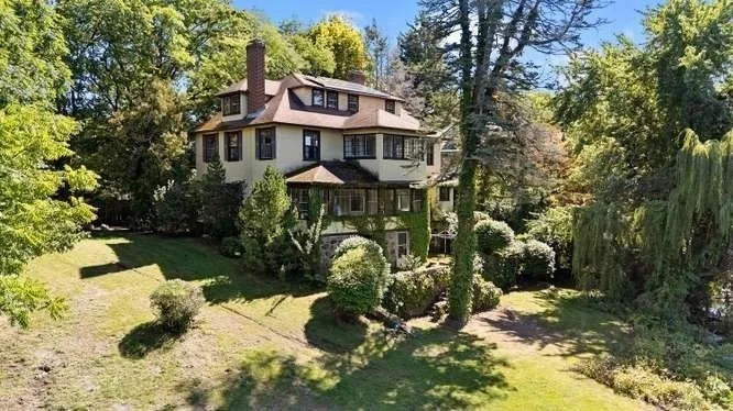 Photo of 7 Lakeview Terrace