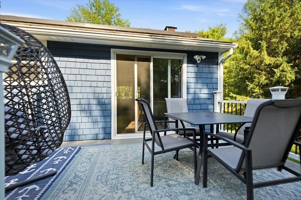 Photo of 10 Buttonwood Rd