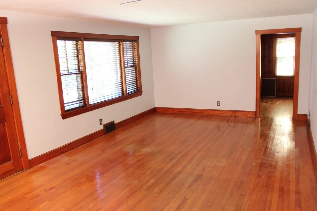 Photo of 390 Worcester Rd