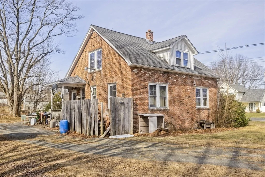 Photo of 1019 Burnett Rd