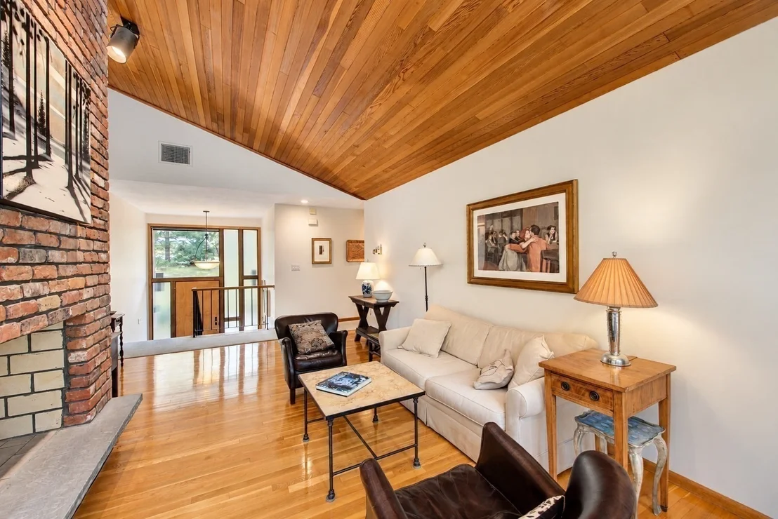 Photo of 9 West Ridge Dr