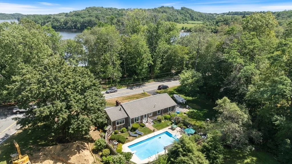 Photo of 18 River Rd