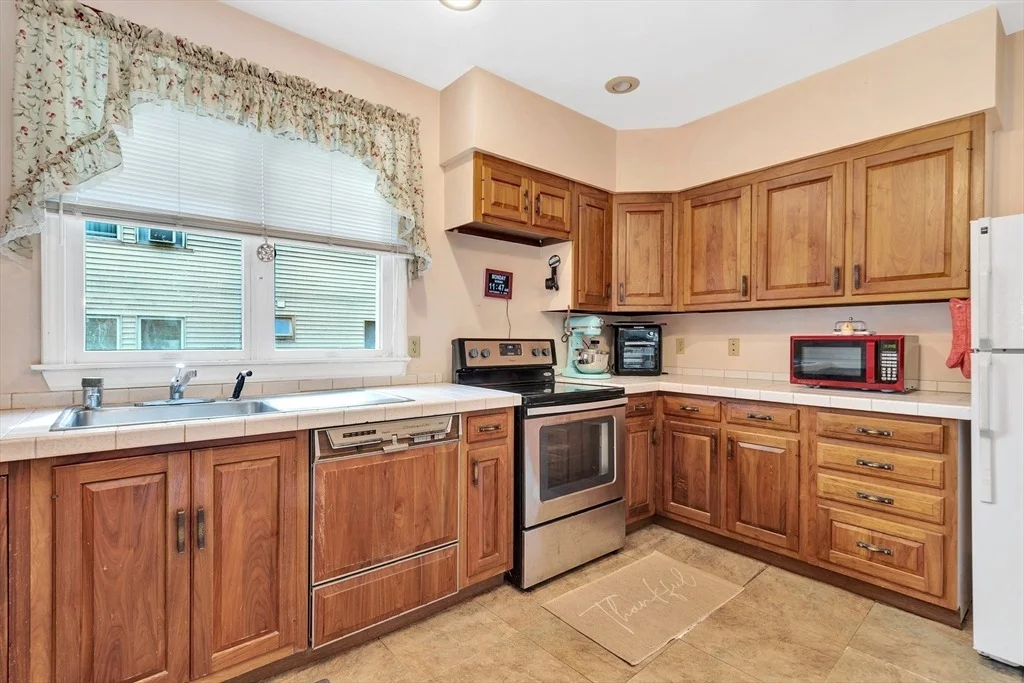 Photo of 72 Hillside Ave