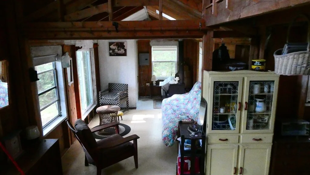 Photo of 155 River Rd