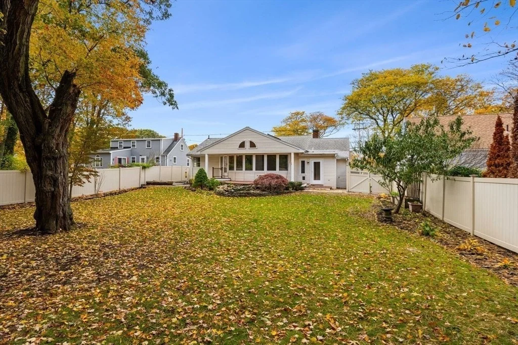 Photo of 215 West Shore Dr