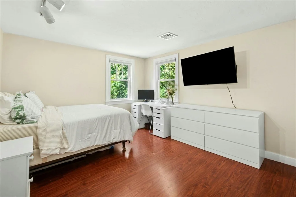 Photo of 8 Raymond Way