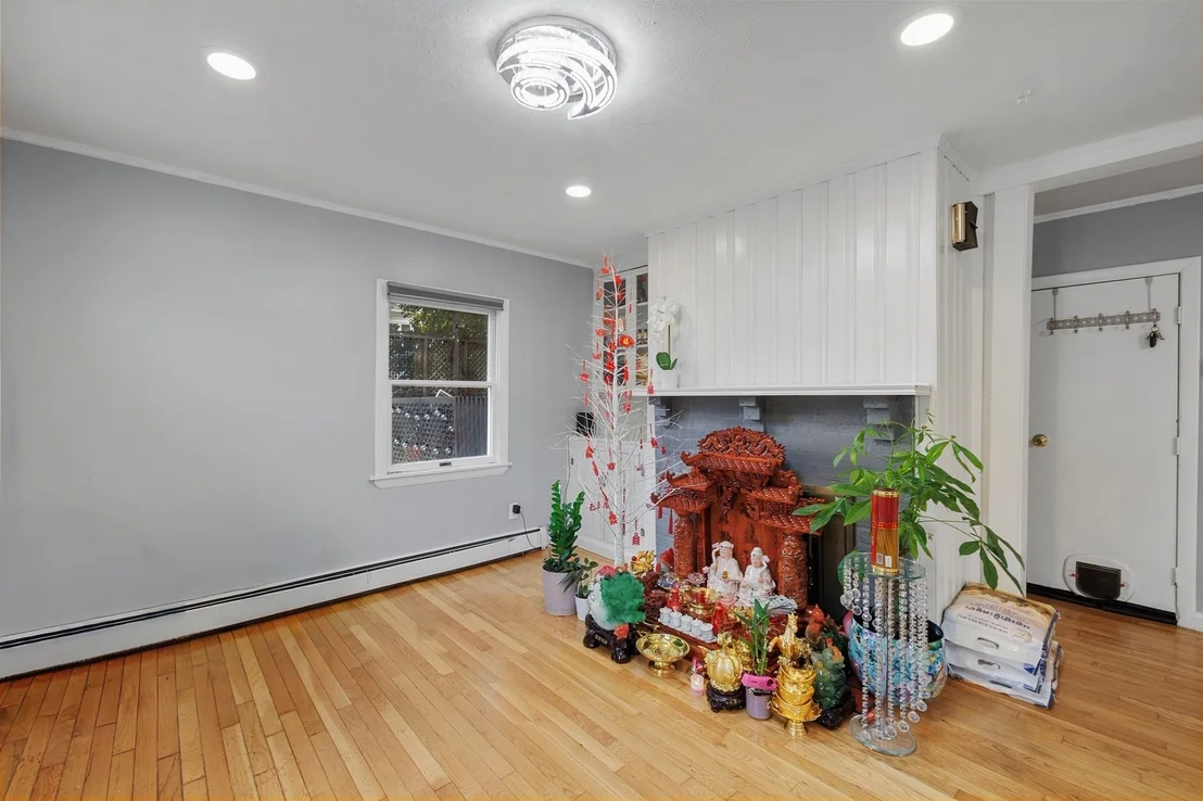 Photo of 31 Endicott St.