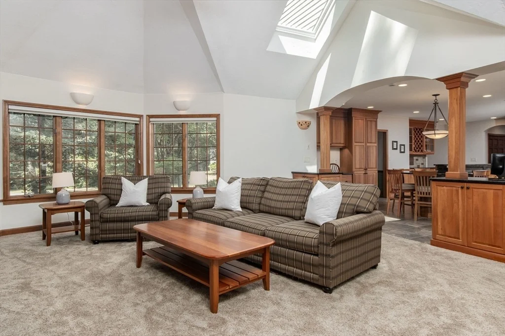 Photo of 71 Wintergreen Ln