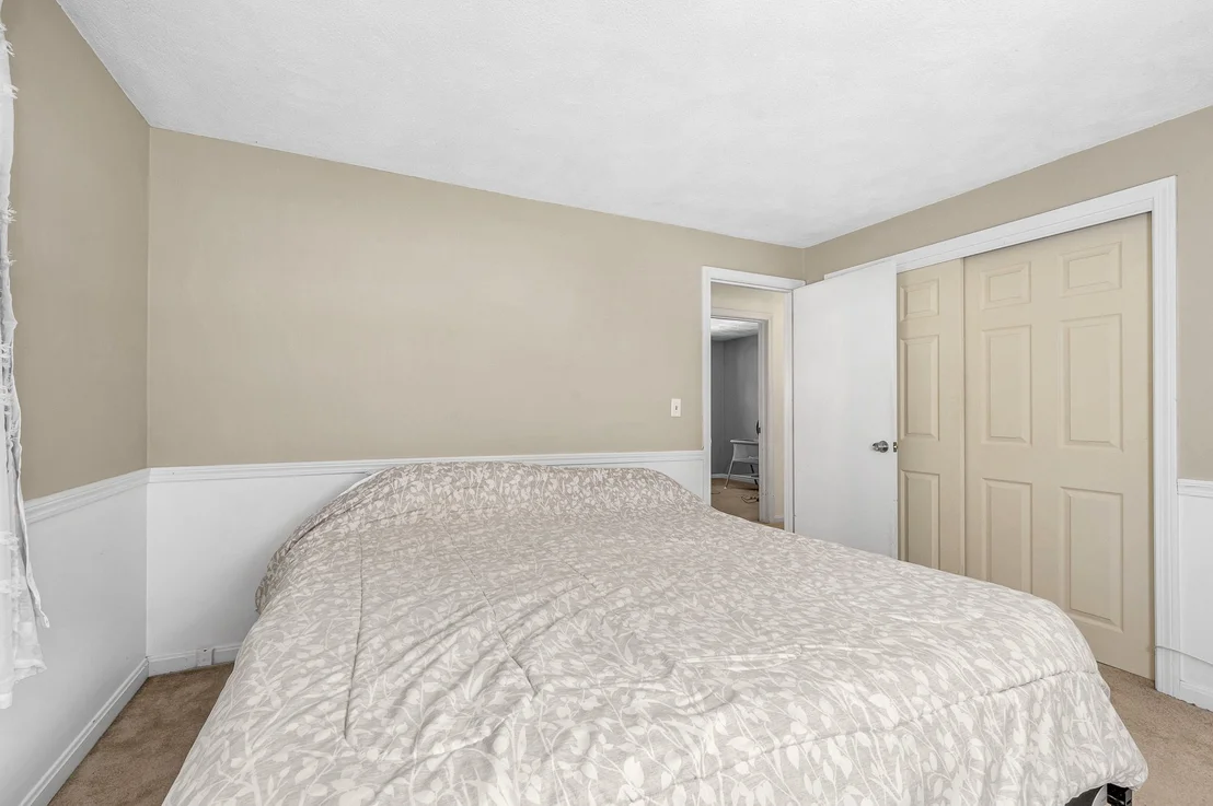 Photo of 7 Hickory Dr