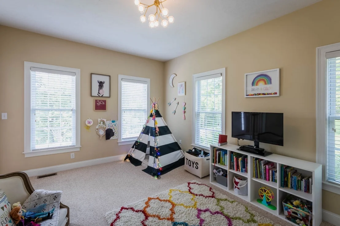 Photo of 493 Taylor Rd
