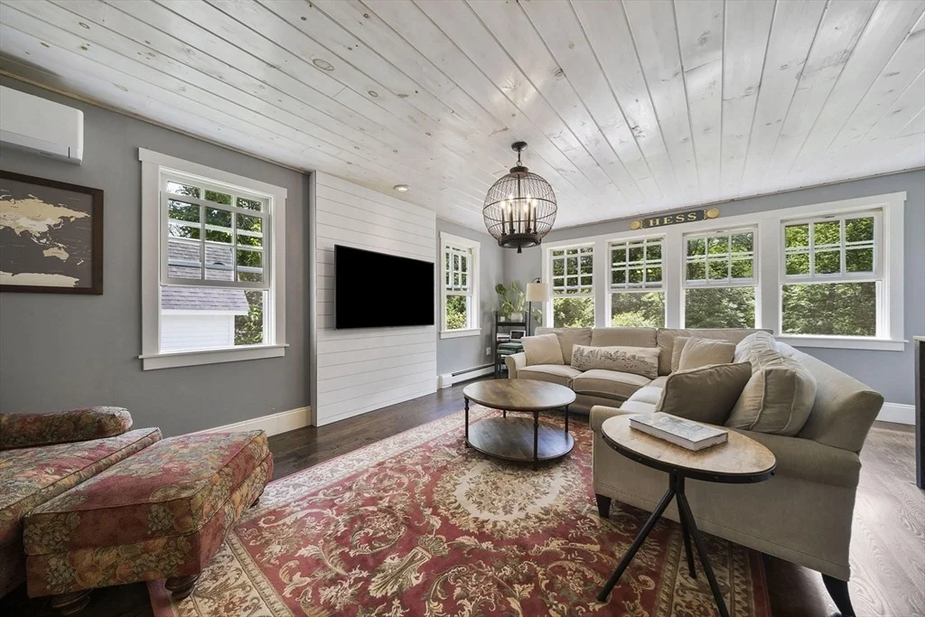 Photo of 807 Summer St
