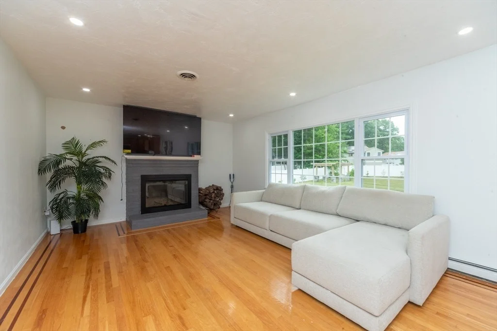 Photo of 65 Tiffany Dr