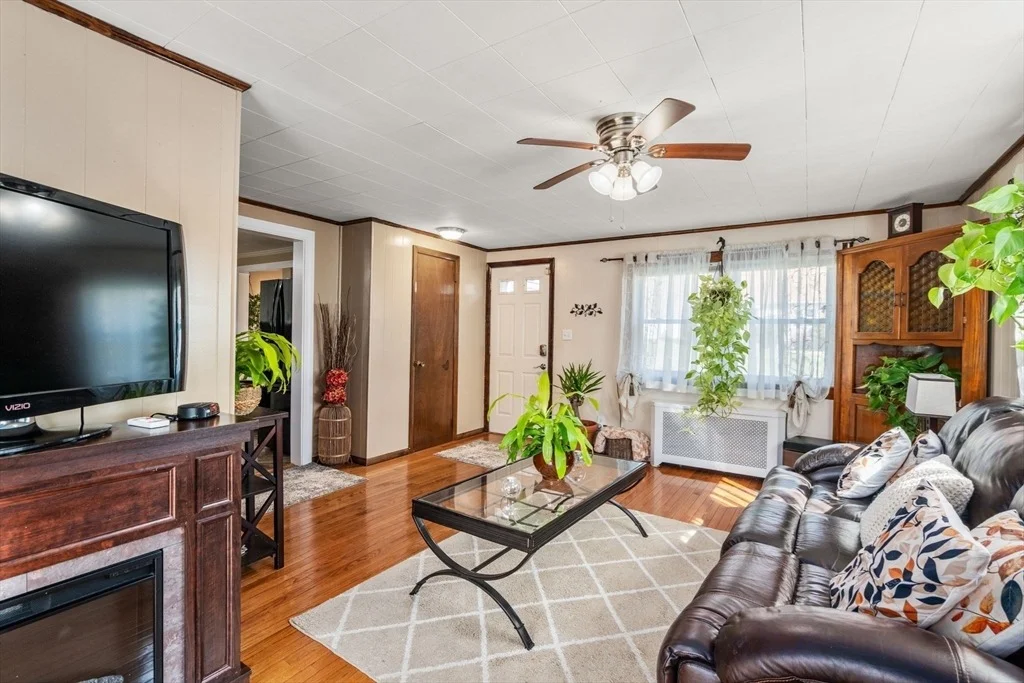 Photo of 40 Manor Rd