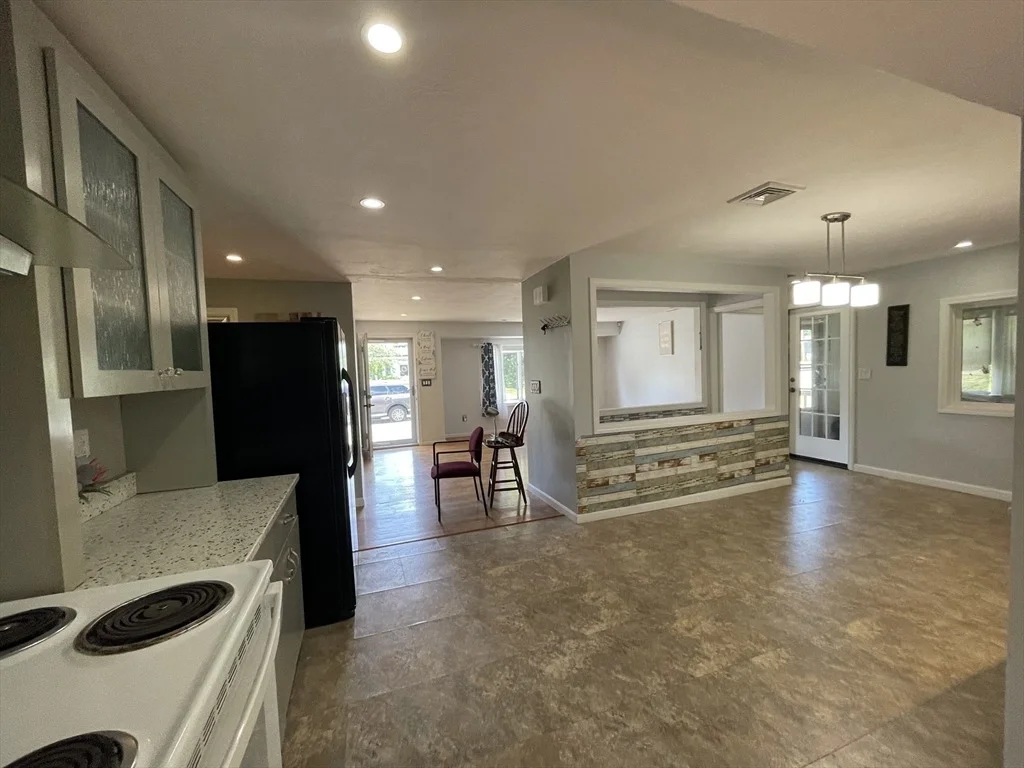 Photo of 55 Barbara Ave