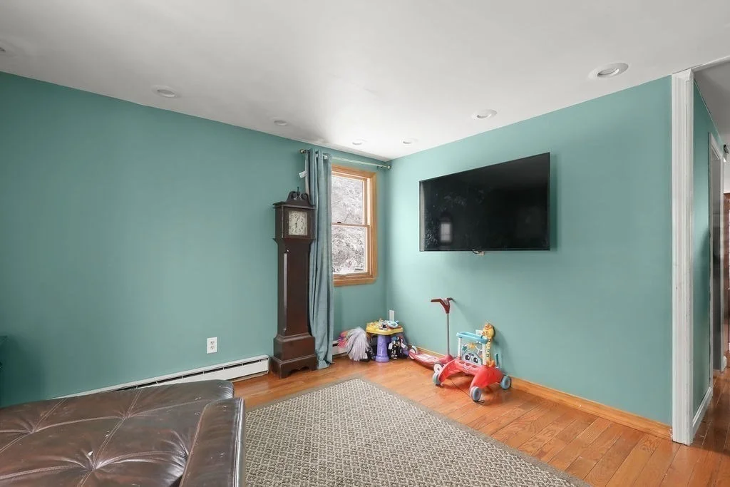 Photo of 4 White Pine Ave