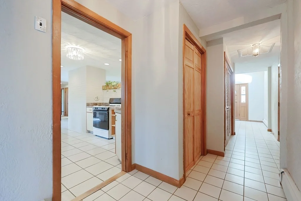 Photo of 10 Corrine Dr