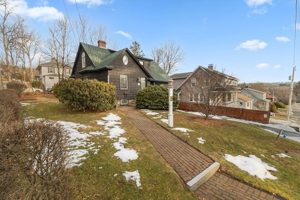 Photo of 18 Windemere Road