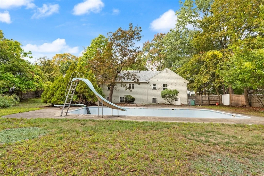 Photo of 12 Whitehall Lane