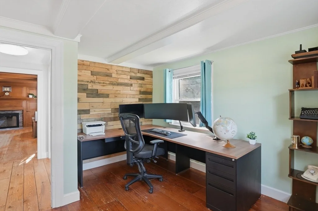 Photo of 35 Edgewater Drive