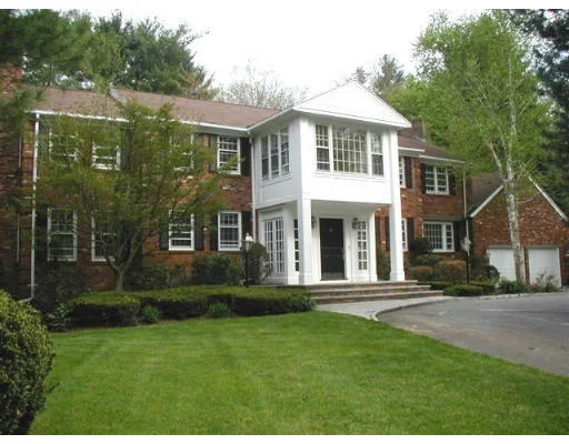 Photo of 51 Canterbury Ln