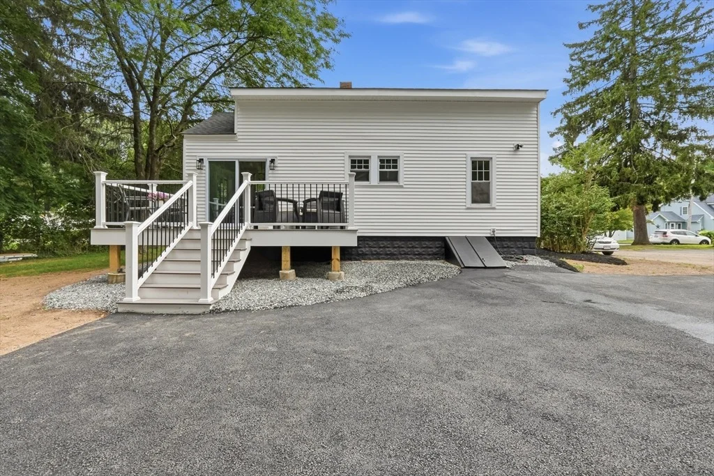 Photo of 28 Southold Rd