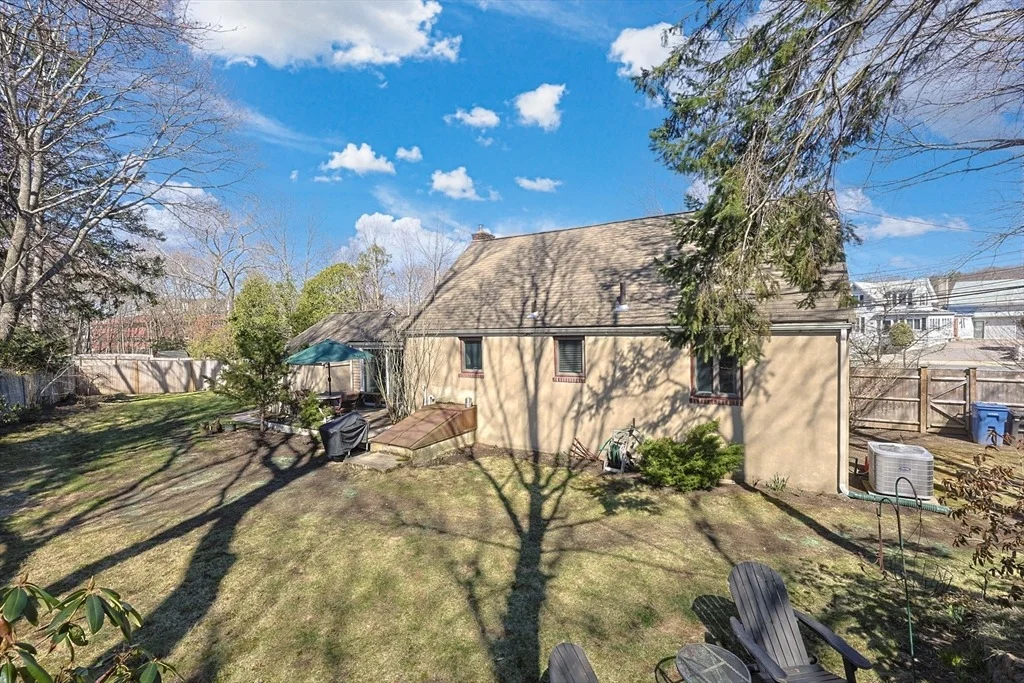 Photo of 10 Parsons Ave