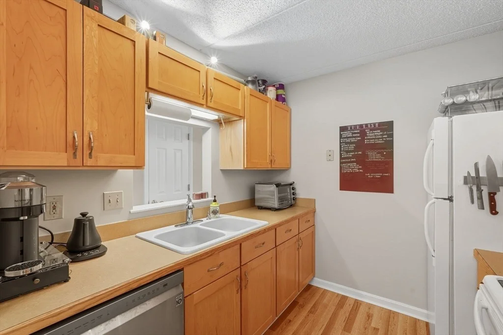 Photo of Unit B at 16 Maple Crest Cir