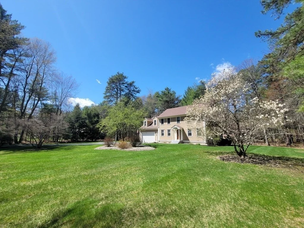 Photo of 20 Squannacook Dr