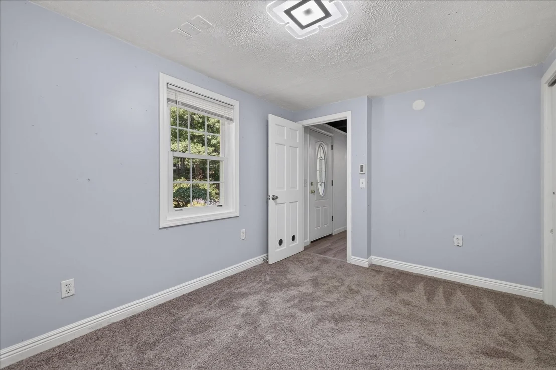 Photo of 37 Breakneck Rd