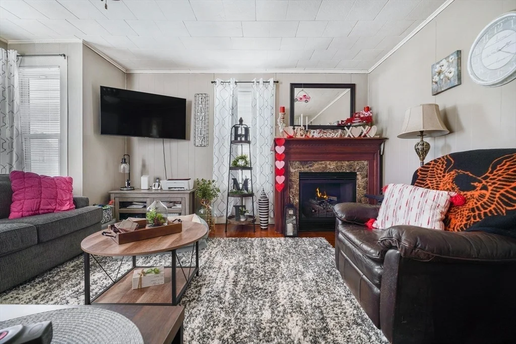 Photo of 107 Danforth
