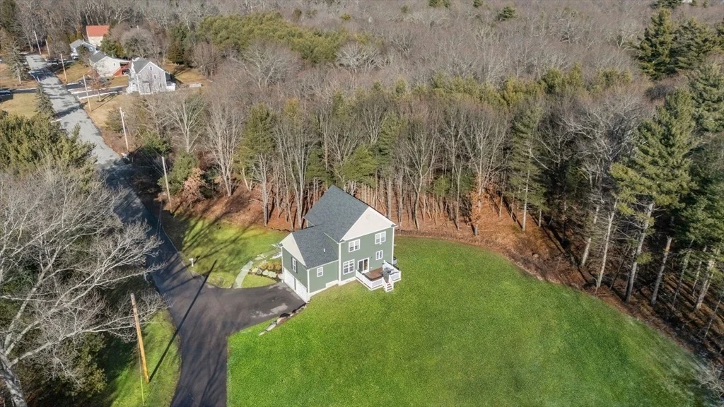 Photo of 24 Lynn Dr