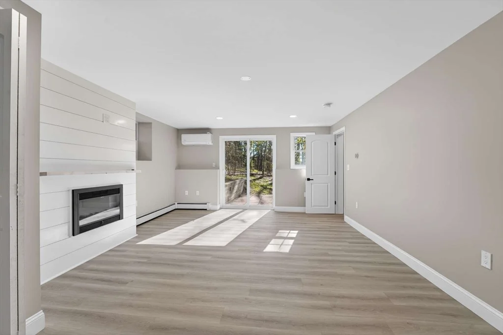 Photo of 477 Edgell Rd