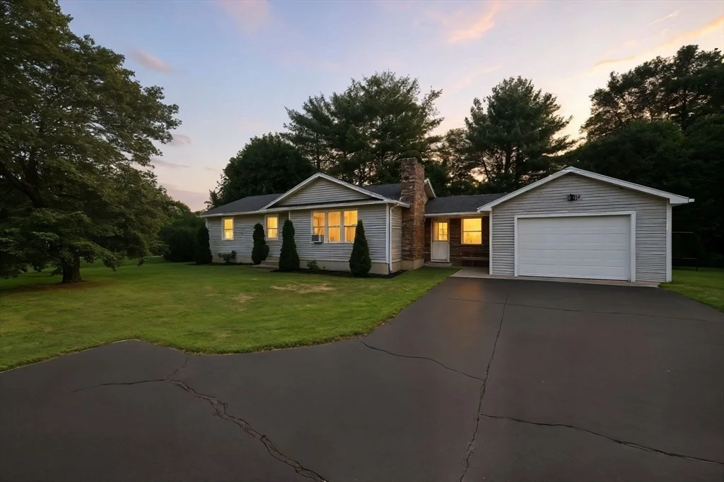 Photo of 6 Oakridge Cir
