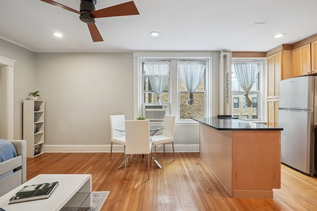 Photo of Unit 18 at 116 Riverway