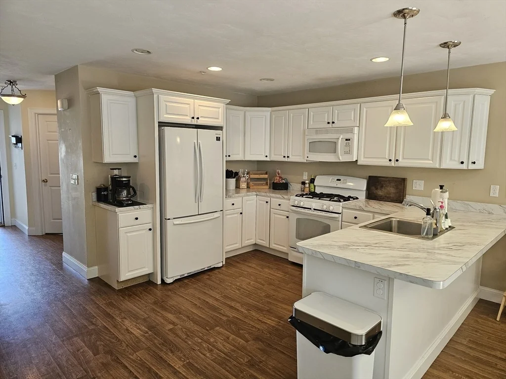 Photo of Unit B at 45 Longview Circle