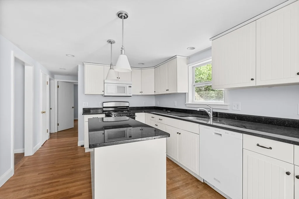 Photo of 19 Aspen Ln